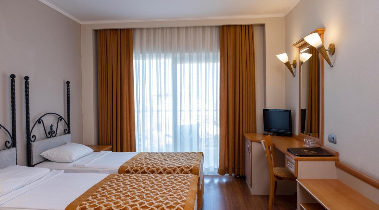 Hotel Pine House 4*